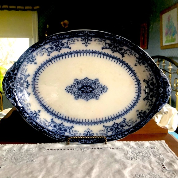 Leicester Other - Vintage Leicester platter from prior to 1960. One chip as shown in pictures.